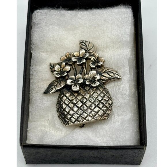 Sterling Silver Basket of Flowers Pin, James.H. Breakell, Newport, R.I., Signed - Picture 9 of 11